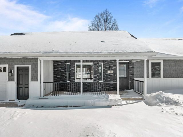 101 OMBRE ROSE DRIVE, Combined Locks, WI 54113