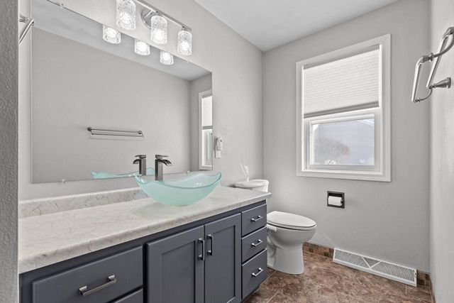 101 OMBRE ROSE DRIVE, Combined Locks, WI 54113