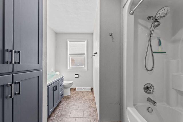 101 OMBRE ROSE DRIVE, Combined Locks, WI 54113