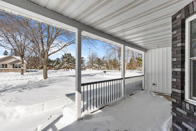 101 OMBRE ROSE DRIVE, Combined Locks, WI 54113