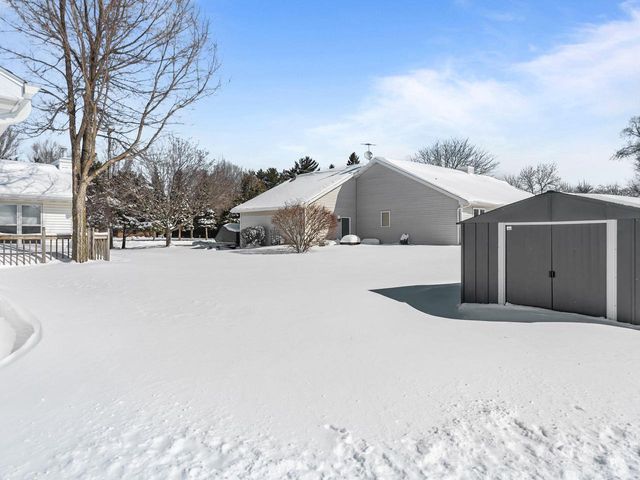 101 OMBRE ROSE DRIVE, Combined Locks, WI 54113