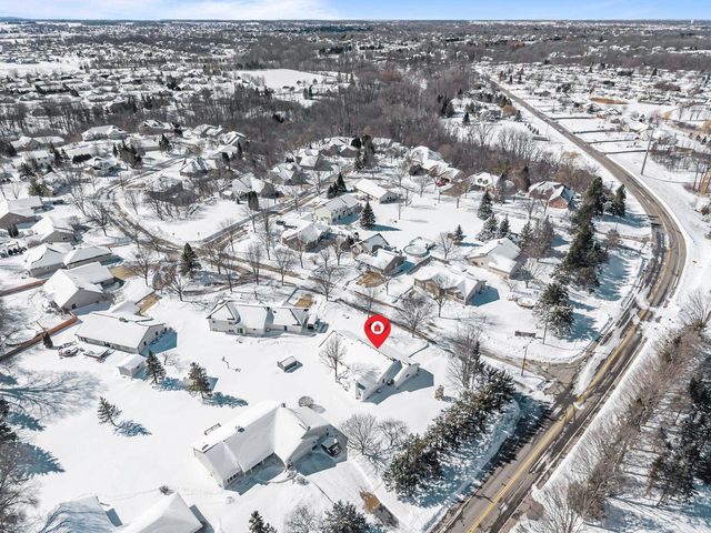 101 OMBRE ROSE DRIVE, Combined Locks, WI 54113