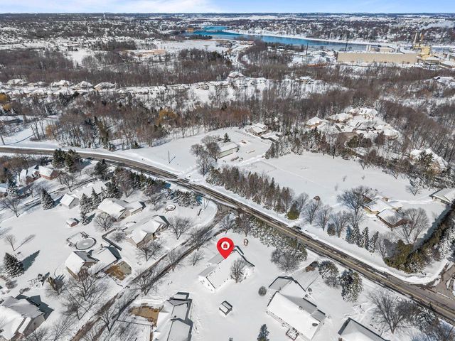 101 OMBRE ROSE DRIVE, Combined Locks, WI 54113