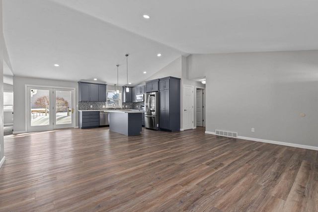 101 OMBRE ROSE DRIVE, Combined Locks, WI 54113