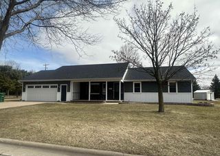 101 OMBRE ROSE DRIVE, Combined Locks, WI 54113