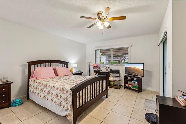 1044 NW 83rd Avenue B59, Plantation, FL 33322