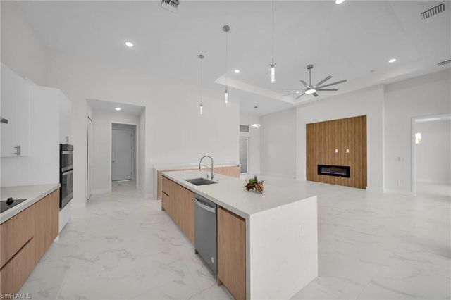 1430 SE 23rd ST, Cape Coral, FL 33990