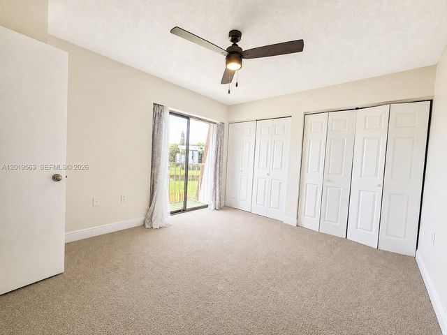 824 Blue Ridge Cir, West Palm Beach, FL 33409