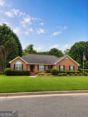 109 Oak Knoll Road, Stockbridge, GA 30281