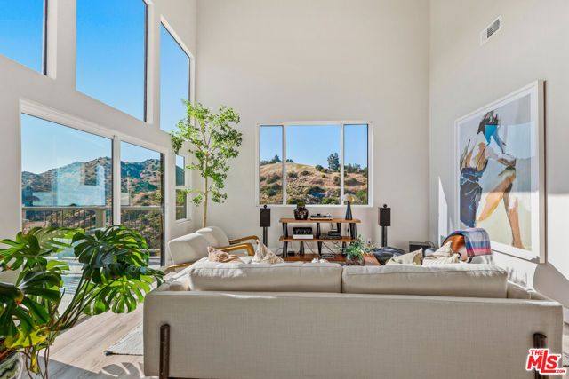53 Saddlebow Road, Bell Canyon, CA 91307