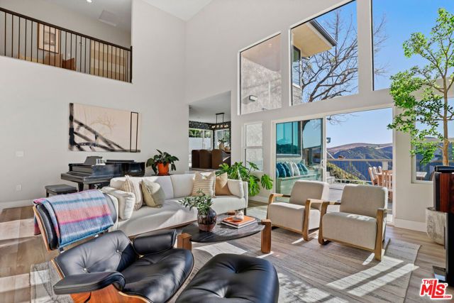 53 Saddlebow Road, Bell Canyon, CA 91307