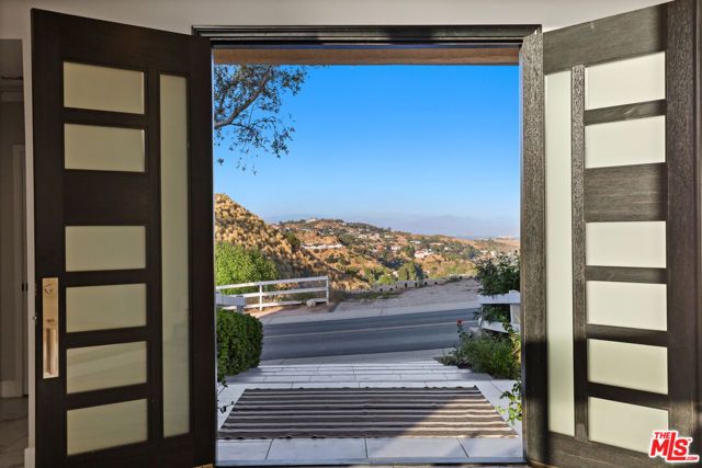 53 Saddlebow Road, Bell Canyon, CA 91307