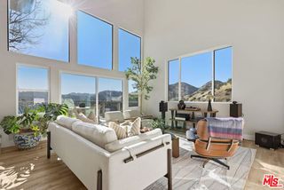53 Saddlebow Road, Bell Canyon, CA 91307