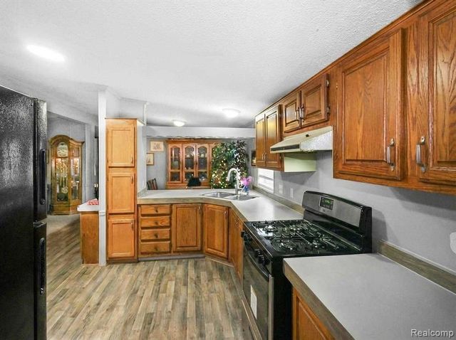 39200 Harbor, New Boston, MI 48164