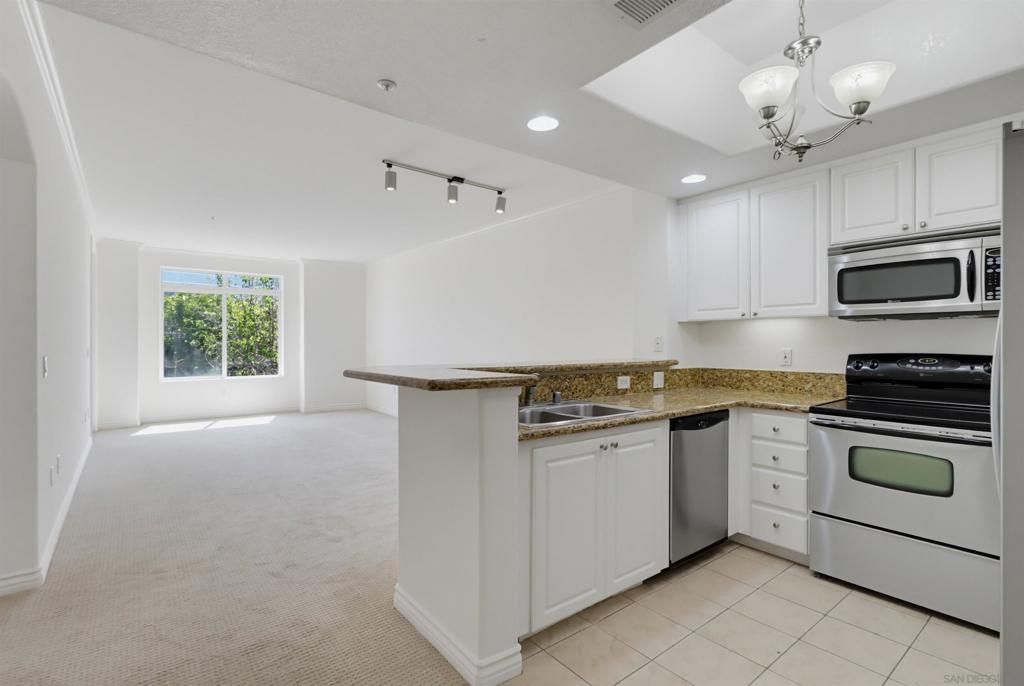 Image 1 of property listing at 4175 Executive Dr G205, La Jolla, CA 92037