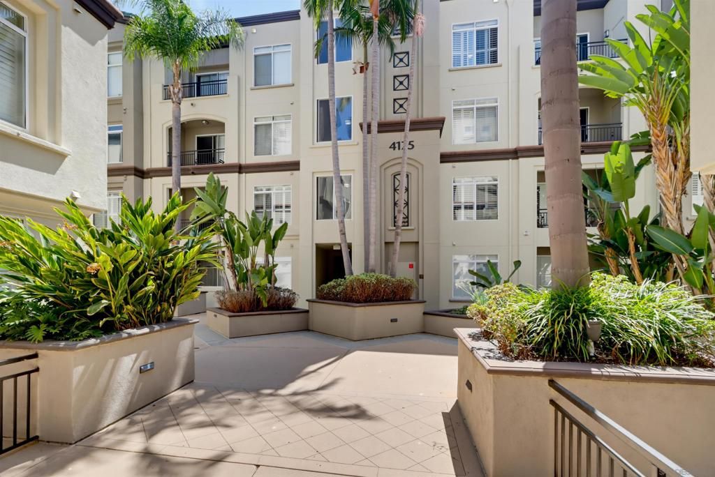 Image 16 of property listing at 4175 Executive Dr G205, La Jolla, CA 92037