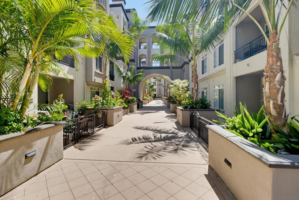 Image 17 of property listing at 4175 Executive Dr G205, La Jolla, CA 92037
