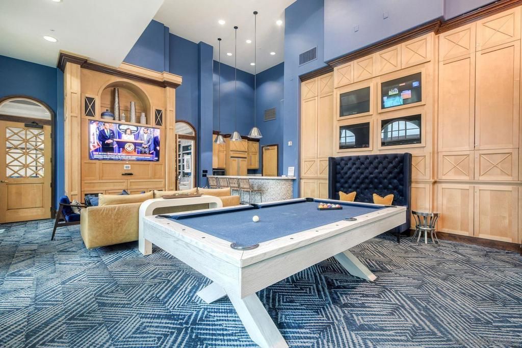 Image 19 of property listing at 4175 Executive Dr G205, La Jolla, CA 92037