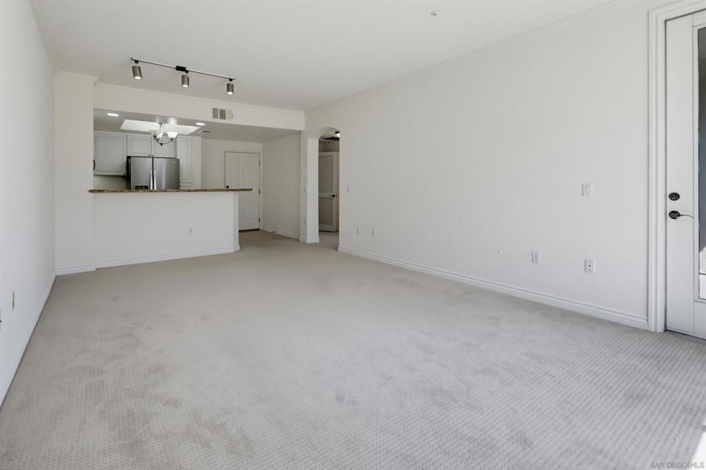 Image 5 of property listing at 4175 Executive Dr G205, La Jolla, CA 92037