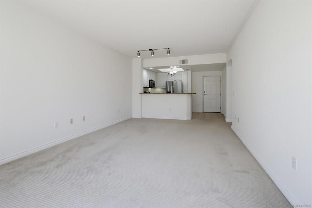Image 6 of property listing at 4175 Executive Dr G205, La Jolla, CA 92037