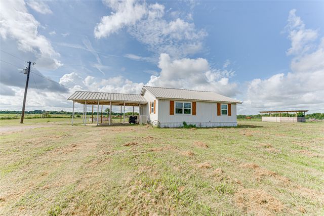 1300 W Fannin Street, Rice, TX 75155