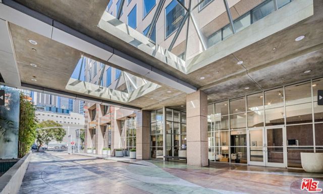 801 S Grand Avenue 2205, Los Angeles, CA 90017
