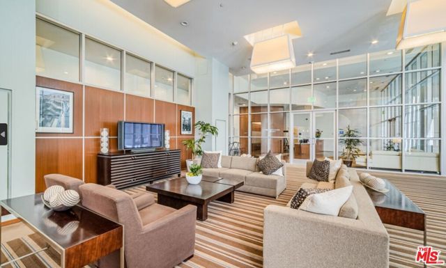 801 S Grand Avenue 2205, Los Angeles, CA 90017