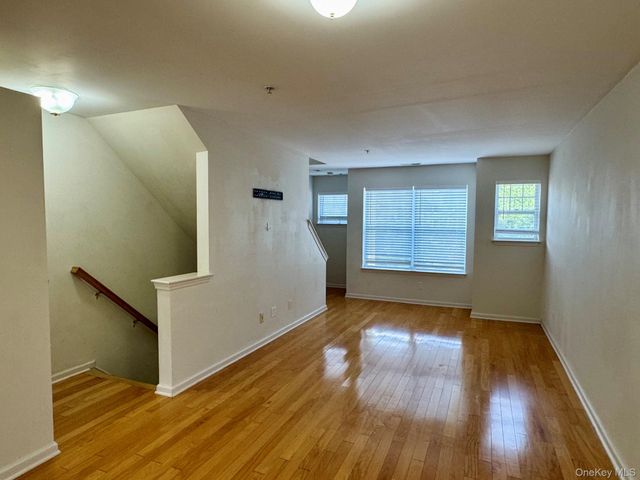 19 Putters Way 10, Middletown, NY 10940