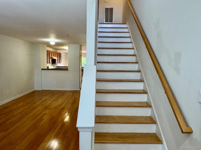 19 Putters Way 10, Middletown, NY 10940