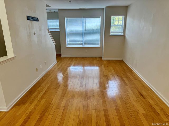 19 Putters Way 10, Middletown, NY 10940