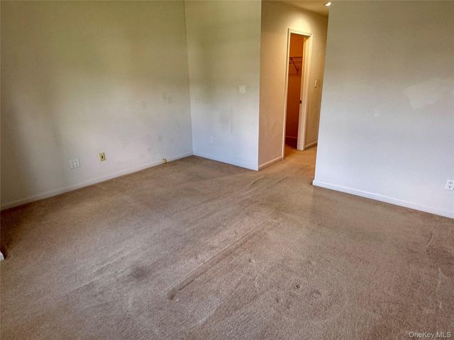 19 Putters Way 10, Middletown, NY 10940
