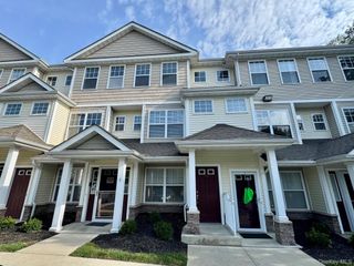 19 Putters Way 10, Middletown, NY 10940