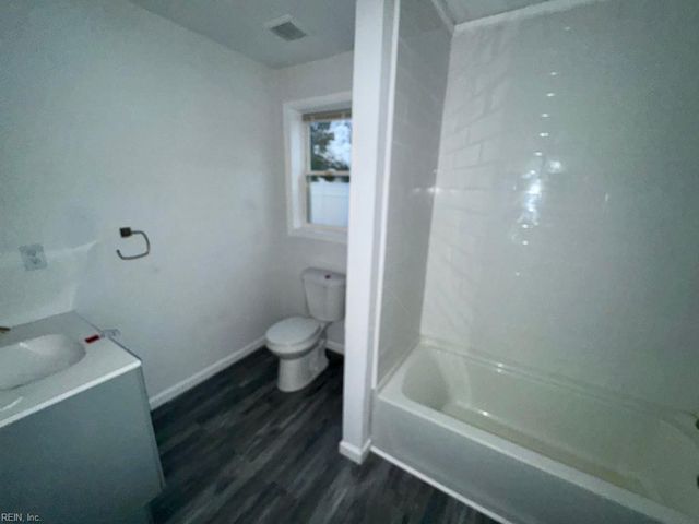 2216 Deep Creek BLVD, Portsmouth, VA 23704