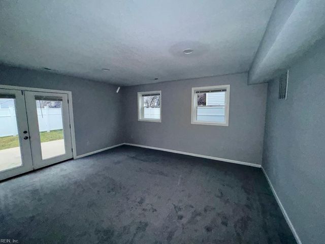 2216 Deep Creek BLVD, Portsmouth, VA 23704