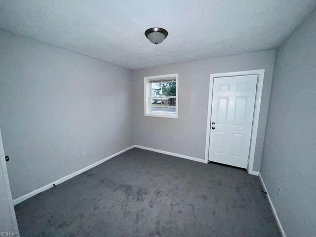 2216 Deep Creek BLVD, Portsmouth, VA 23704