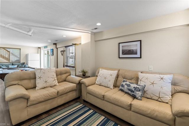 3305 Sandfiddler RD, Virginia Beach, VA 23456