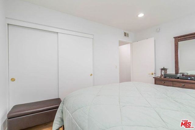 1121 E Wilson Avenue 12, Glendale, CA 91206