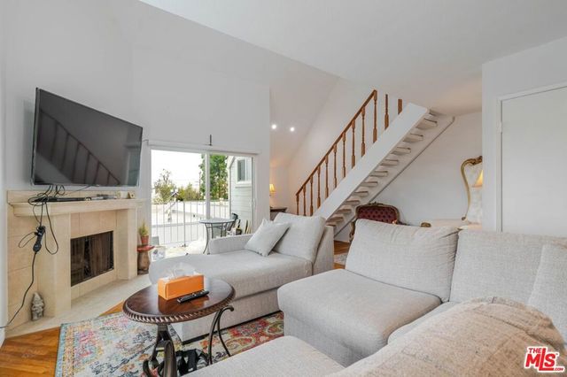 1121 E Wilson Avenue 12, Glendale, CA 91206