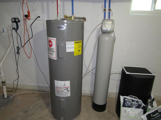 N1476 RIVER DRIVE, Menominee, MI 49858