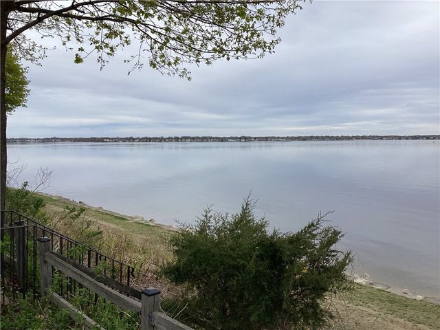 135 Namquid Drive, Warwick, RI 02888