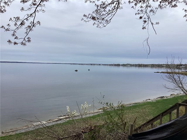 135 Namquid Drive, Warwick, RI 02888