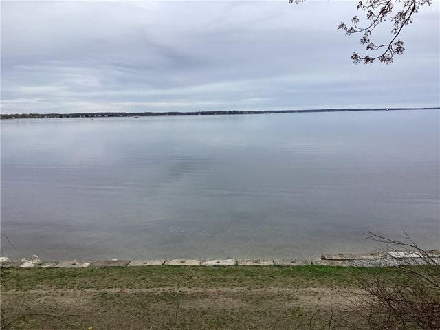 135 Namquid Drive, Warwick, RI 02888