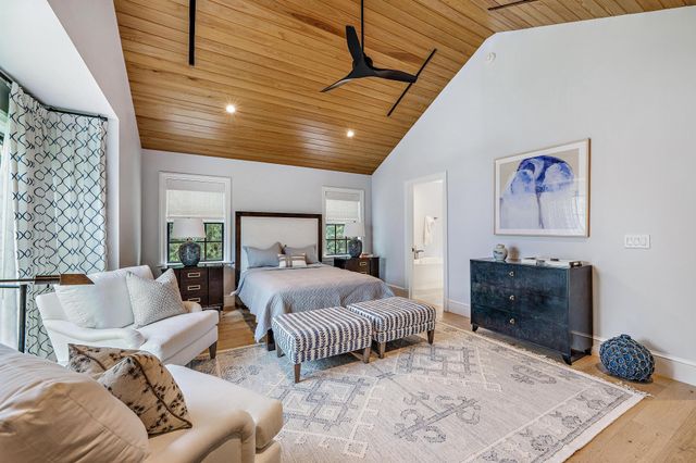 135 Chilean Avenue, Palm Beach, FL 33480