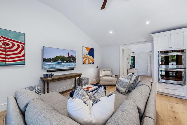 135 Chilean Avenue, Palm Beach, FL 33480