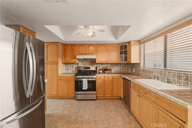 7061 Kester C, Van Nuys, CA 91405