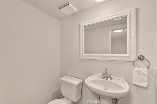 7061 Kester C, Van Nuys, CA 91405