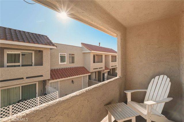 7061 Kester C, Van Nuys, CA 91405