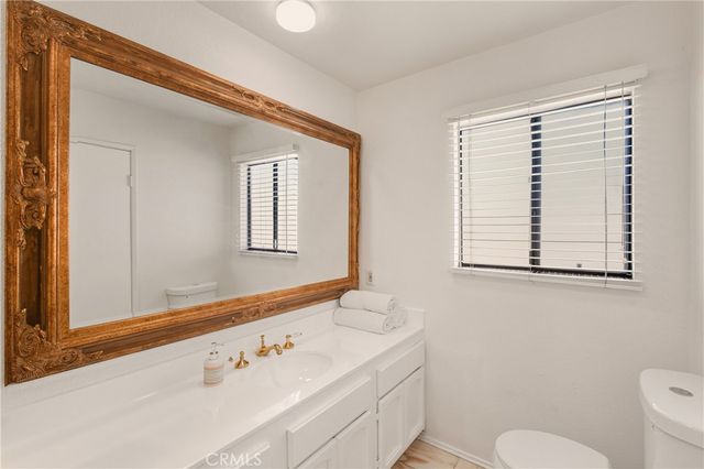 7061 Kester C, Van Nuys, CA 91405