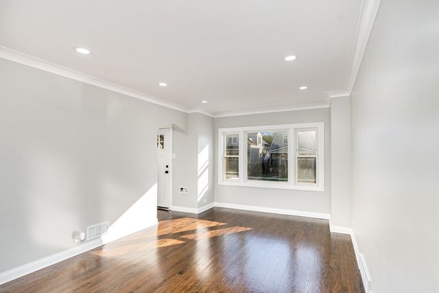 5834 S California Avenue, Chicago, IL 60629