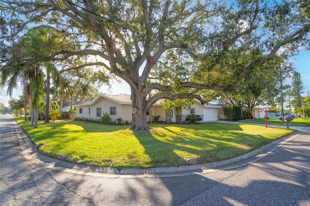 67 NICHOLAS DRIVE, Dunedin, FL 34698